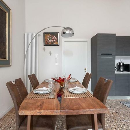 Apartment Ponte Raspi Canal View เวนิส ภายนอก รูปภาพ