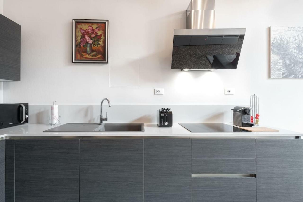 Apartment Ponte Raspi Canal View เวนิส ภายนอก รูปภาพ