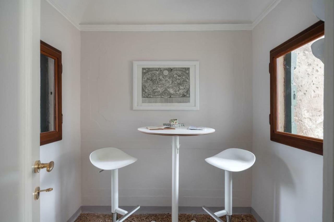 Apartment Ponte Raspi Canal View เวนิส ภายนอก รูปภาพ